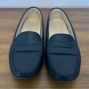Tod’s Gommino Loafers: Classic Black Leather Penny Loafers/Drivers - Women